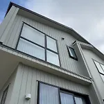 Elegant Newly Built Home For Perfect Stay Close To The Airport And City Centre